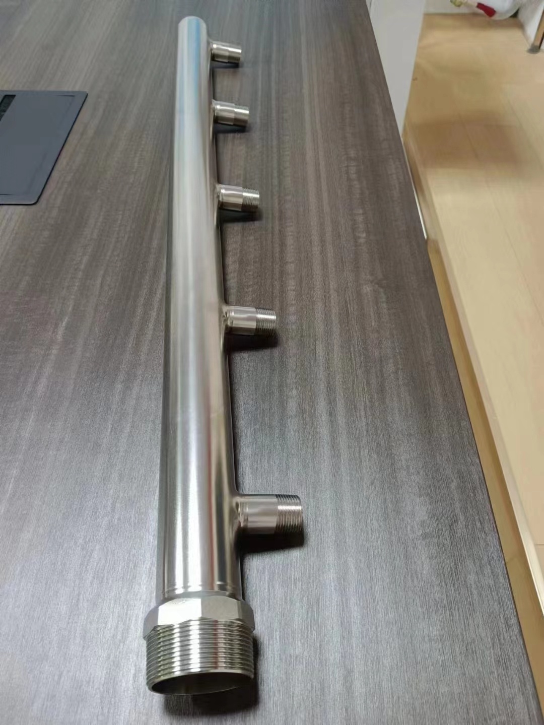China manufacture custom Stainless steel distribution manifold - Image 2