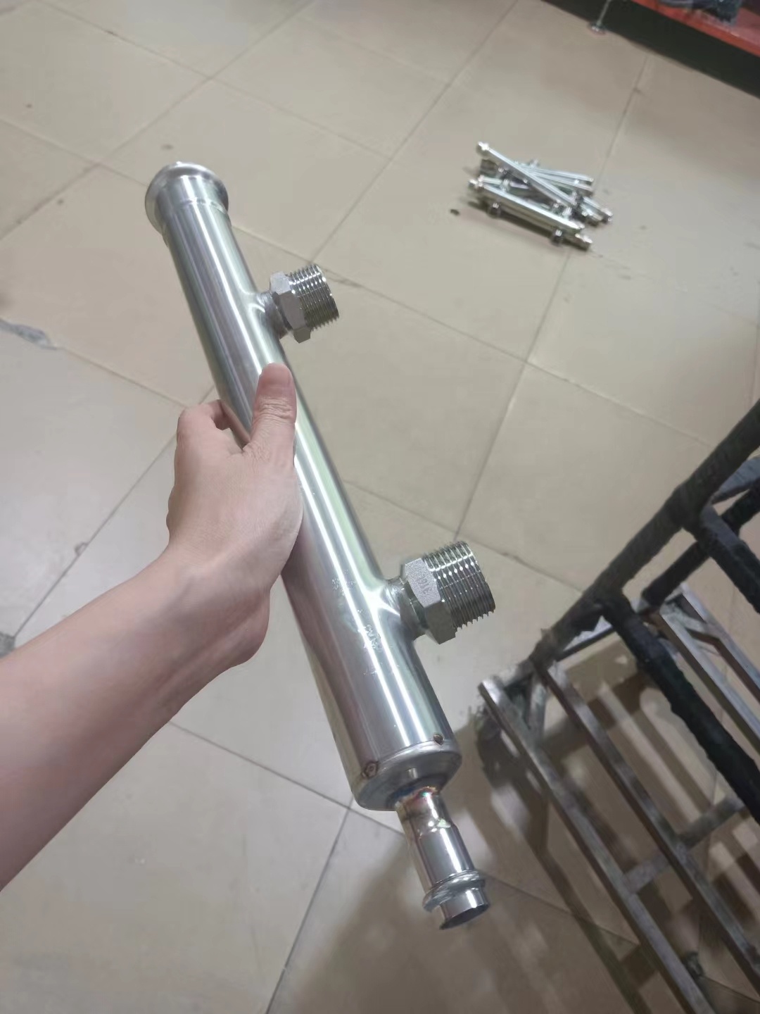 China manufacture custom Stainless steel distribution manifold - Image 3