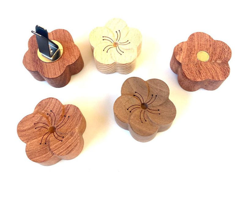 YUESHEN Plum Blossom Wooden Car Diffuser Clip | Black Walnut & Beech Aromatherapy